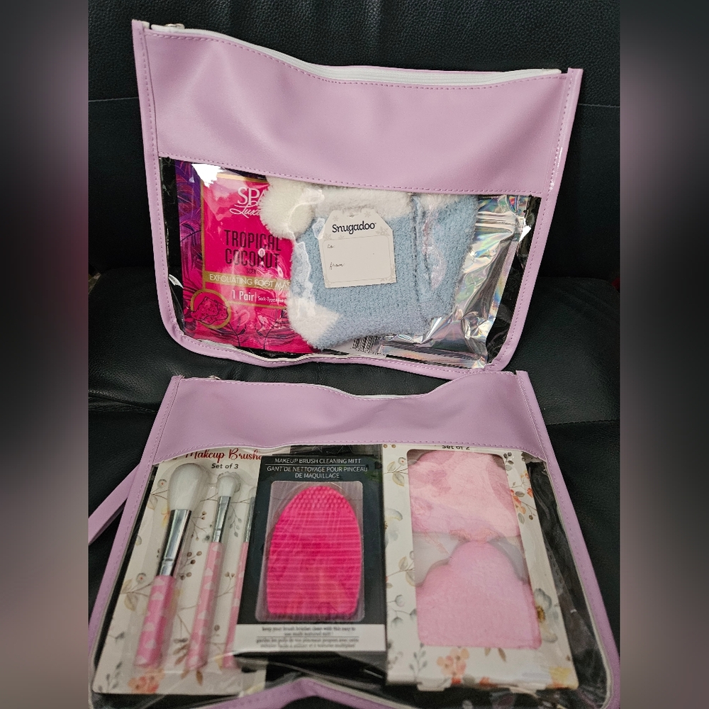 Stylish Assorted Color Cosmetic Bags with Accessories Available - Picture 8 of 11